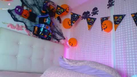 madysson__js_ online show from November 1, 12:01 am