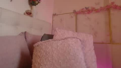 madysson__js_ online show from July 1, 6:18 pm