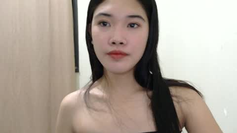 mae_luna online show from June 7, 12:09 pm