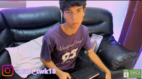 Snapshot of mael_twink chatting on April 11, 6:56 pm Mael online show from April 11, 6:56 pm