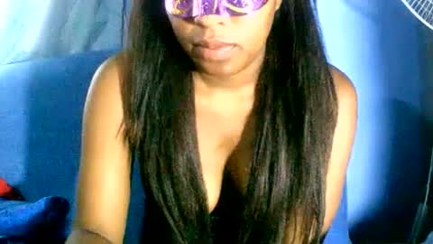 MaelahLove online show from December 19, 4:56 am