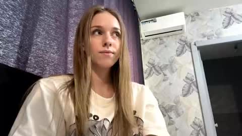 Snapshot of mafaldatefera chatting on March 1, 6:15 am Sara online show from March 1, 6:15 am