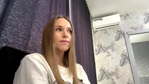 Snapshot of mafaldatefera chatting on March 2, 7:15 am Sara online show from March 2, 7:15 am