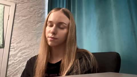 Snapshot of mafaldatefera chatting on March 24, 6:07 am Sara online show from March 24, 6:07 am