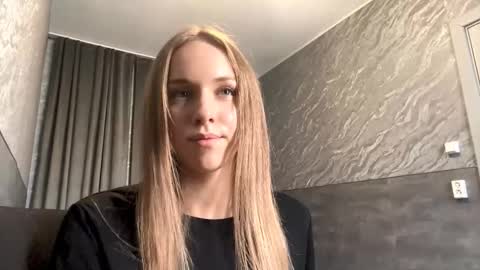 Snapshot of mafaldatefera chatting on March 31, 6:25 am Sara online show from March 31, 6:25 am