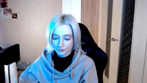 Snapshot of magdajanco chatting on December 3, 4:38 pm Sophia online show from December 3, 4:38 pm