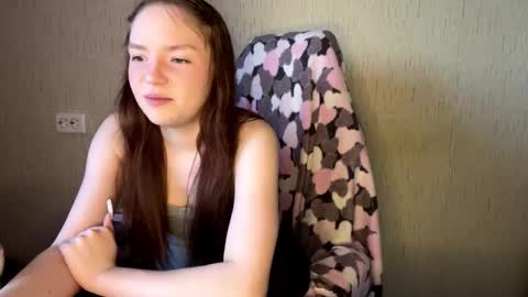 Snapshot of magdalenebirdtail chatting on March 19, 11:25 am Marie online show from March 19, 11:25 am