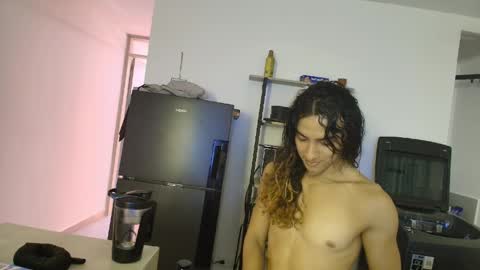 Snapshot of maggie_fit chatting on March 31, 1:33 pm maggie_fit online show from March 31, 1:33 pm