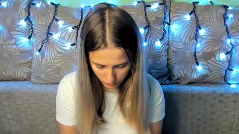 Maggie online show from October 14, 12:33 am