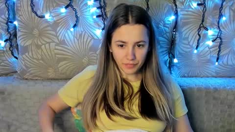 Snapshot of maggiecake chatting on February 21, 4:13 am Maggie online show from February 21, 4:13 am