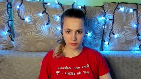 Snapshot of maggiecake chatting on March 5, 1:23 am Maggie online show from March 5, 1:23 am