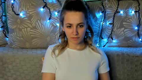 Snapshot of maggiecake chatting on March 8, 2:04 am Maggie online show from March 8, 2:04 am