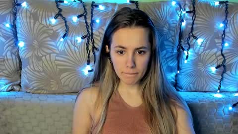 Snapshot of maggiecake chatting on March 19, 1:53 am Maggie online show from March 19, 1:53 am