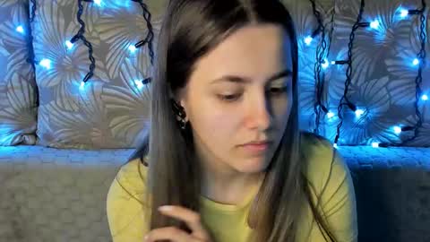 Snapshot of maggiecake chatting on March 26, 2:28 am Maggie online show from March 26, 2:28 am