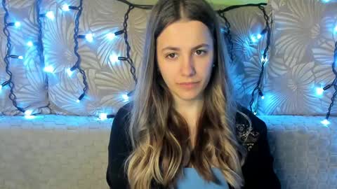 Maggie online show from April 30, 1:23 am