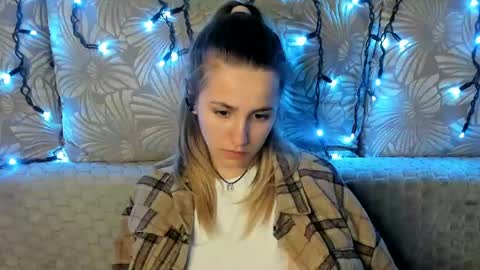 Maggie online show from May 15, 11:23 pm