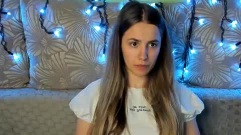 Maggie online show from June 29, 1:34 am