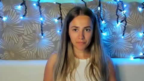 Maggie online show from August 7, 2:24 am