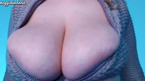 Maggie   online show from October 16, 3:51 am