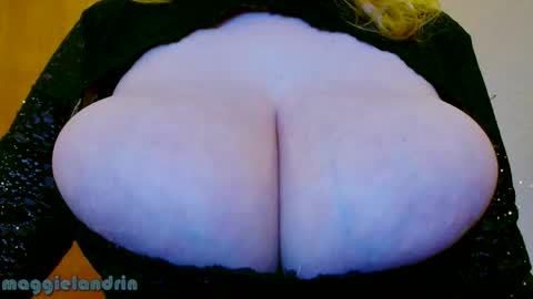 Maggie   online show from February 17, 8:22 am