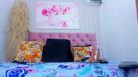 maggy_big_tits online show from October 30, 12:01 am