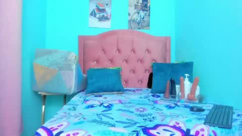 Snapshot of maggy_big_tits chatting on April 23, 12:56 am maggy_big_tits online show from April 23, 12:56 am