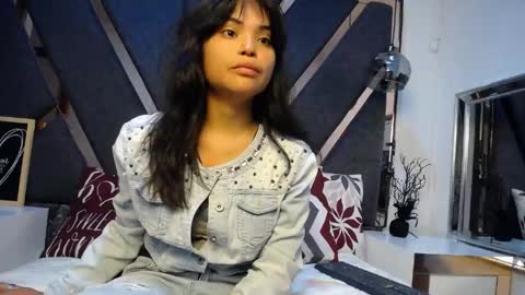 Snapshot of maggyx_69 chatting on June 1, 1:24 pm Kimy online show from June 1, 1:24 pm