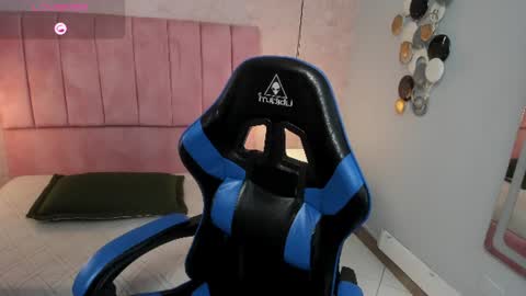 magic_amberr online show from June 26, 3:55 am
