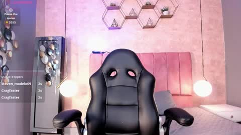 Aura online show from March 27, 11:43 am