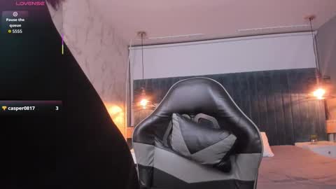 Isa  online show from January 8, 11:12 am