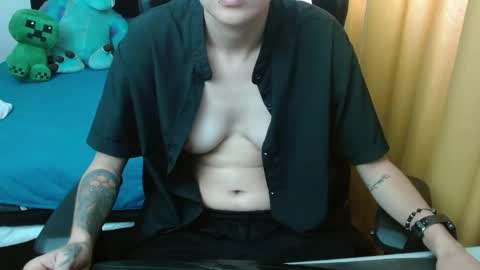 Jade online show from May 8, 5:18 pm
