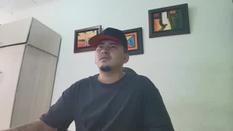 magic_milk23 online show from November 18, 6:45 pm