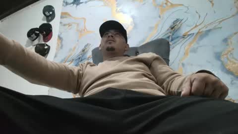 magic_milk23 online show from April 7, 6:36 am