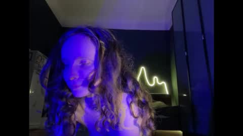 Snapshot of magic_mini_moon chatting on October 9, 7:12 pm Mikky or Moon online show from October 9, 7:12 pm