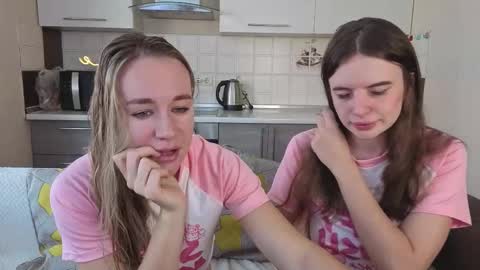 Snapshot of magical_mermaids chatting on September 29, 6:07 am Alice online show from September 29, 6:07 am