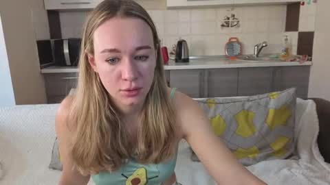 Snapshot of magical_mermaids chatting on October 20, 6:03 am Alice online show from October 20, 6:03 am