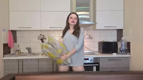 Snapshot of magical_mermaids chatting on November 11, 2:39 pm Alice online show from November 11, 2:39 pm