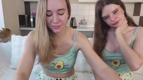 Snapshot of magical_mermaids chatting on December 1, 6:07 am Alice online show from December 1, 6:07 am