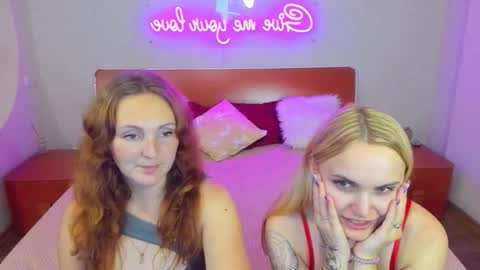 Lili and Bella online show from October 28, 5:48 pm