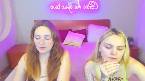 Lili and Bella online show from February 9, 6:23 pm
