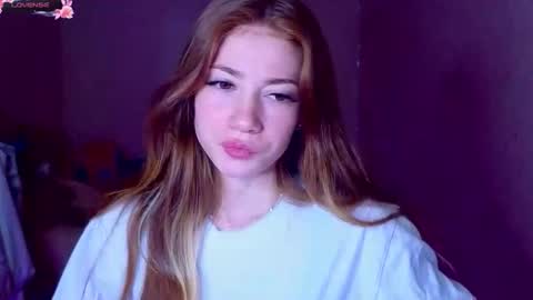 Snapshot of magicladyy chatting on November 4, 3:44 pm Angel online show from November 4, 3:44 pm