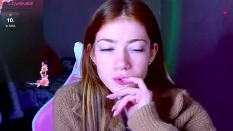 Snapshot of magicladyy chatting on November 27, 10:12 pm Angel online show from November 27, 10:12 pm