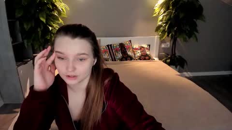 Emily online show from September 19, 12:39 pm
