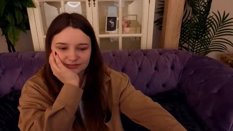 Snapshot of magicpeachhs chatting on March 30, 6:47 am Emily online show from March 30, 6:47 am