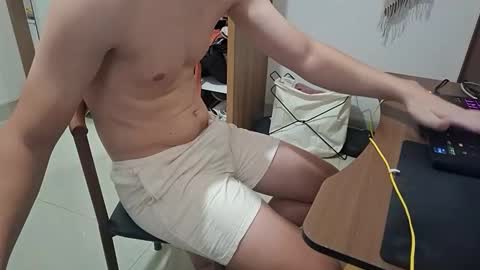 Snapshot of magicstick3003 chatting on February 17, 5:59 am Eli online show from February 17, 5:59 am