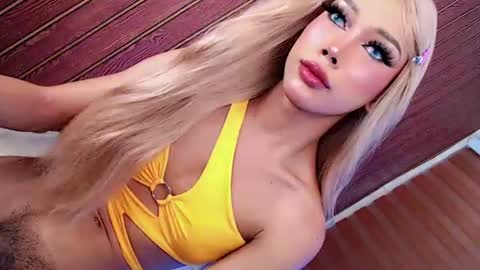 Mocah online show from June 22, 5:37 am