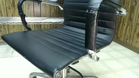 magnum8x7 online show from December 11, 5:00 am