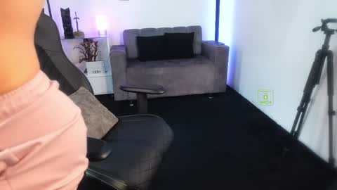 Snapshot of magnus_savage chatting on April 8, 5:02 pm If you want me to use the Lovense please let me know -- online show from April 8, 5:02 pm