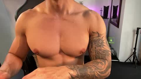 Snapshot of magnus_savage chatting on April 30, 9:30 pm If you want me to use the Lovense please let me know -- online show from April 30, 9:30 pm
