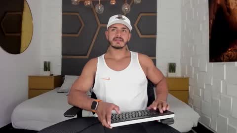 Snapshot of magnusclark chatting on September 15, 6:19 pm Magnusclark online show from September 15, 6:19 pm